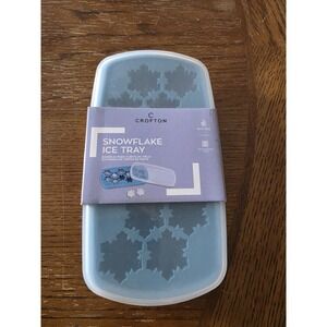 Crofton Snowflake Ice Cube Tray With Lid, New